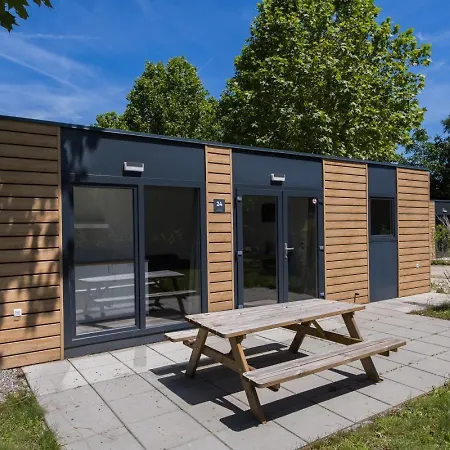 Cube 24 I 4 Persoons In Holiday home